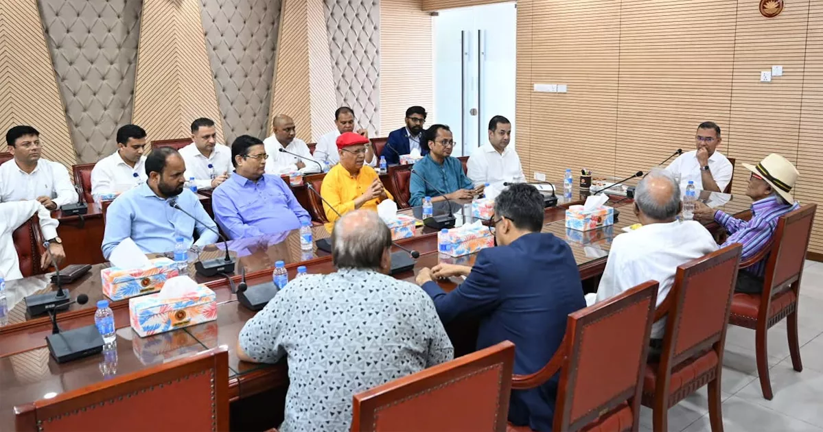 Bangladesh PM Tarique Rahman Urges Editors to Highlight Government Achievements Alongside Constructive Criticism